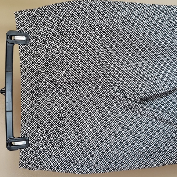 Dana Buchman Pants - Picture 5 of 6